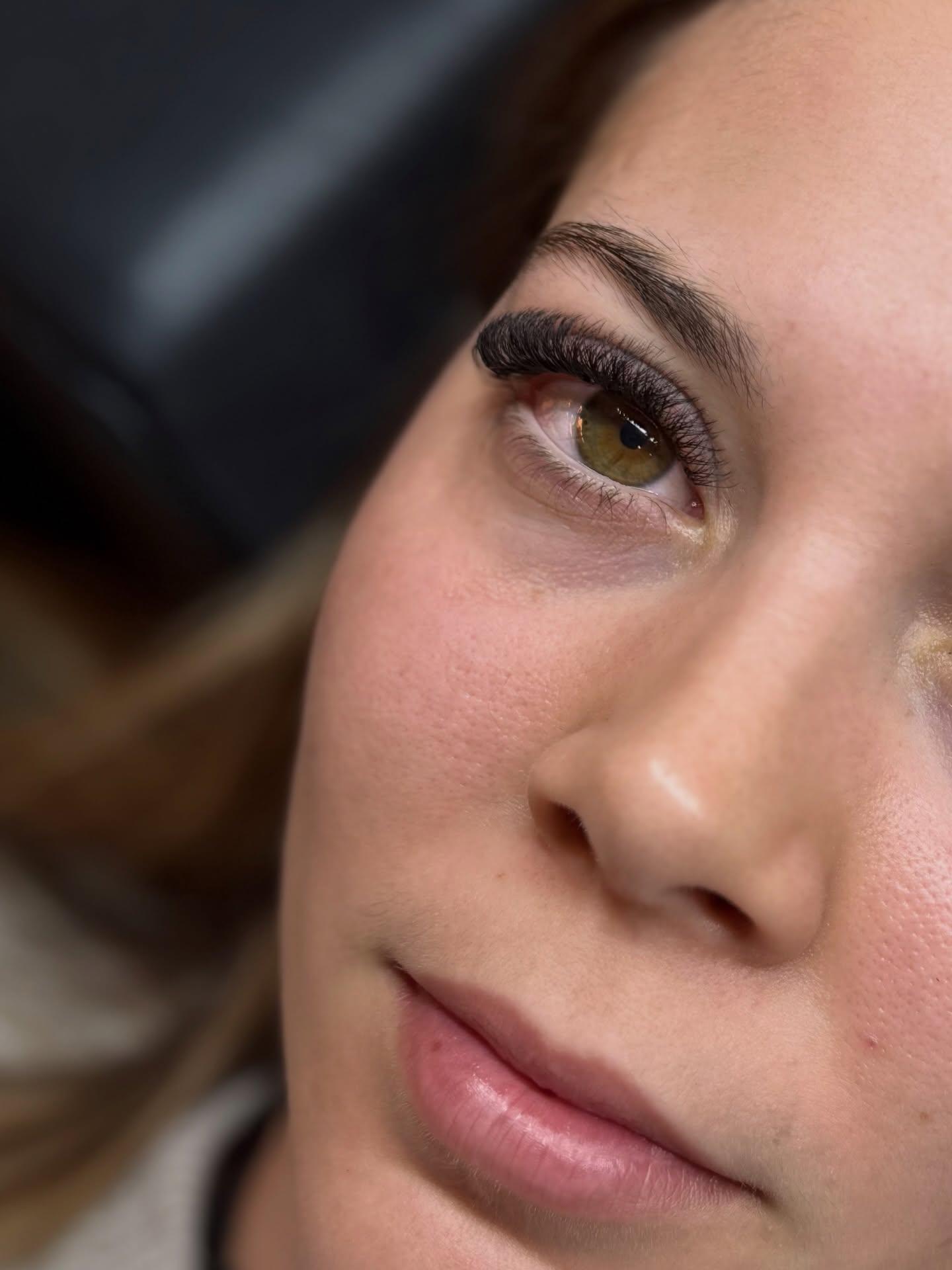 Extensions de cils Le Lys